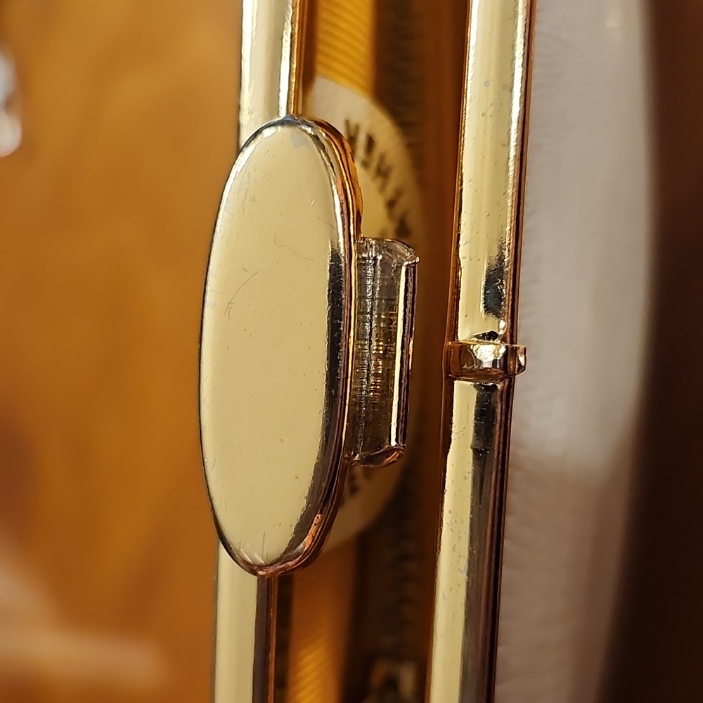 Vintage 60's Etra Leather Faux Reptile Beautiful Condition White Clutch, $45 - Picture 5 of 5
